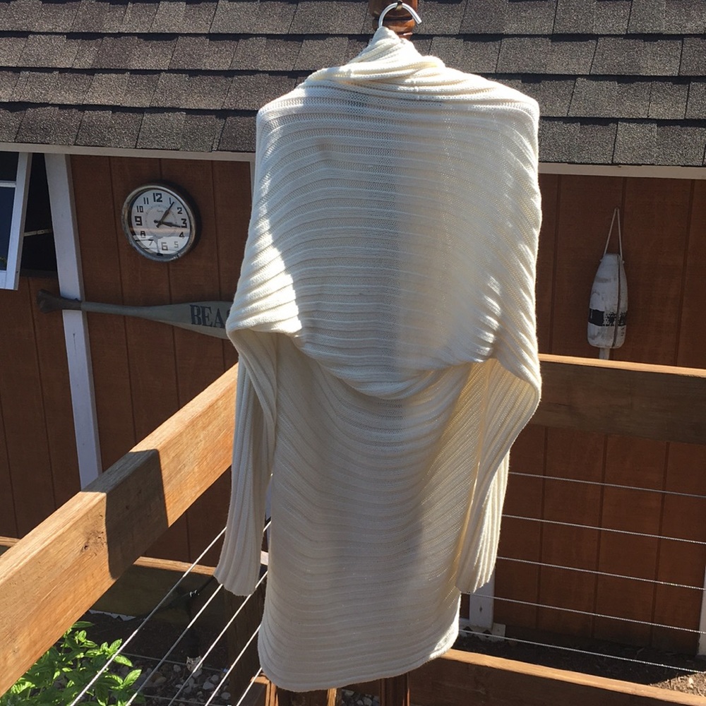 Liz Claiborne Cream Cardigan - Picture 2 of 7